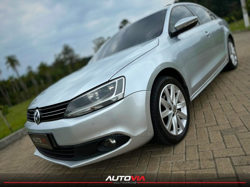 JETTA 2.0 COMFORTLINE FLEX 4P TIPTRONIC - 2014 - SAPIRANGA