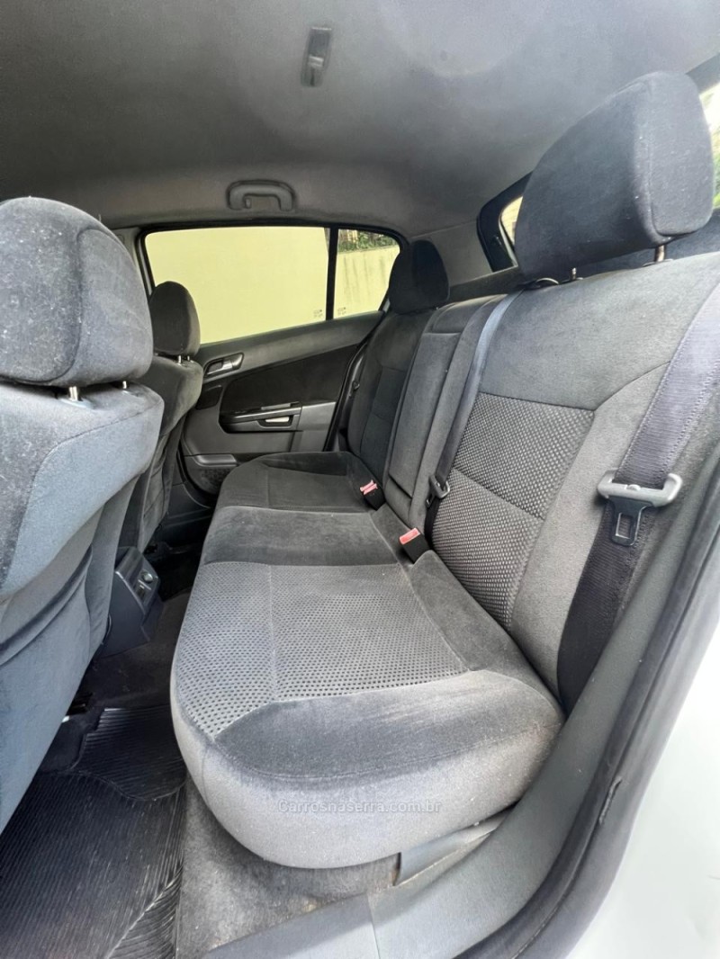 VECTRA 2.0 SFI GT-X HATCH 8V FLEX 4P MANUAL - 2011 - CAXIAS DO SUL