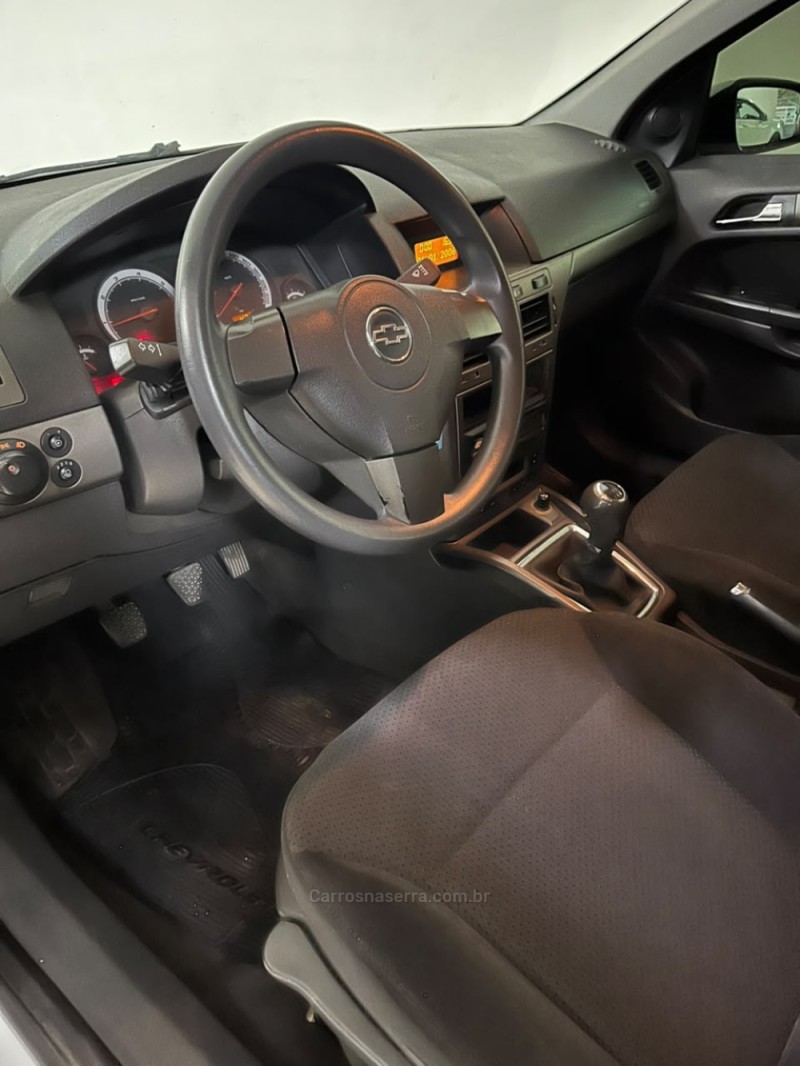VECTRA 2.0 SFI GT-X HATCH 8V FLEX 4P MANUAL - 2011 - CAXIAS DO SUL