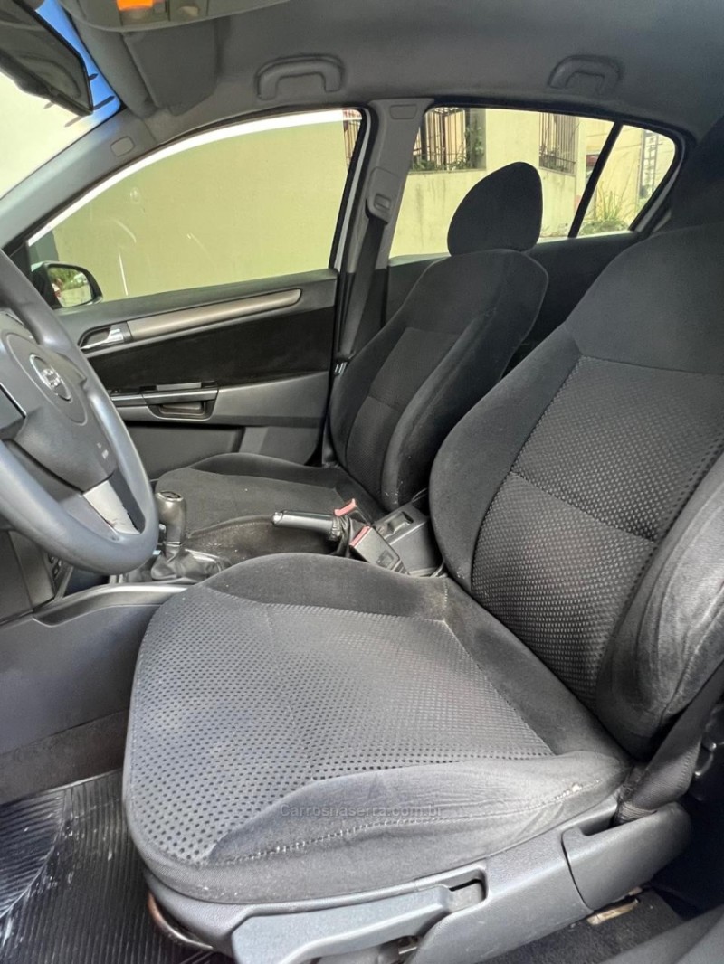 VECTRA 2.0 SFI GT-X HATCH 8V FLEX 4P MANUAL - 2011 - CAXIAS DO SUL