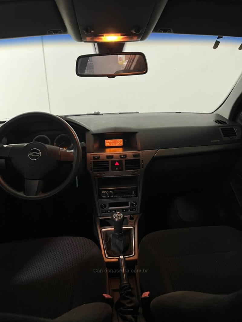 VECTRA 2.0 SFI GT-X HATCH 8V FLEX 4P MANUAL - 2011 - CAXIAS DO SUL
