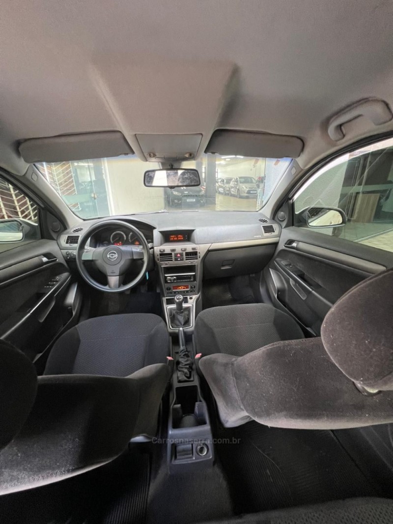 VECTRA 2.0 SFI GT-X HATCH 8V FLEX 4P MANUAL - 2011 - CAXIAS DO SUL
