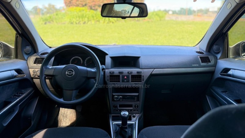 VECTRA 2.0 SFI GT-X HATCH 8V FLEX 4P MANUAL - 2011 - CAXIAS DO SUL