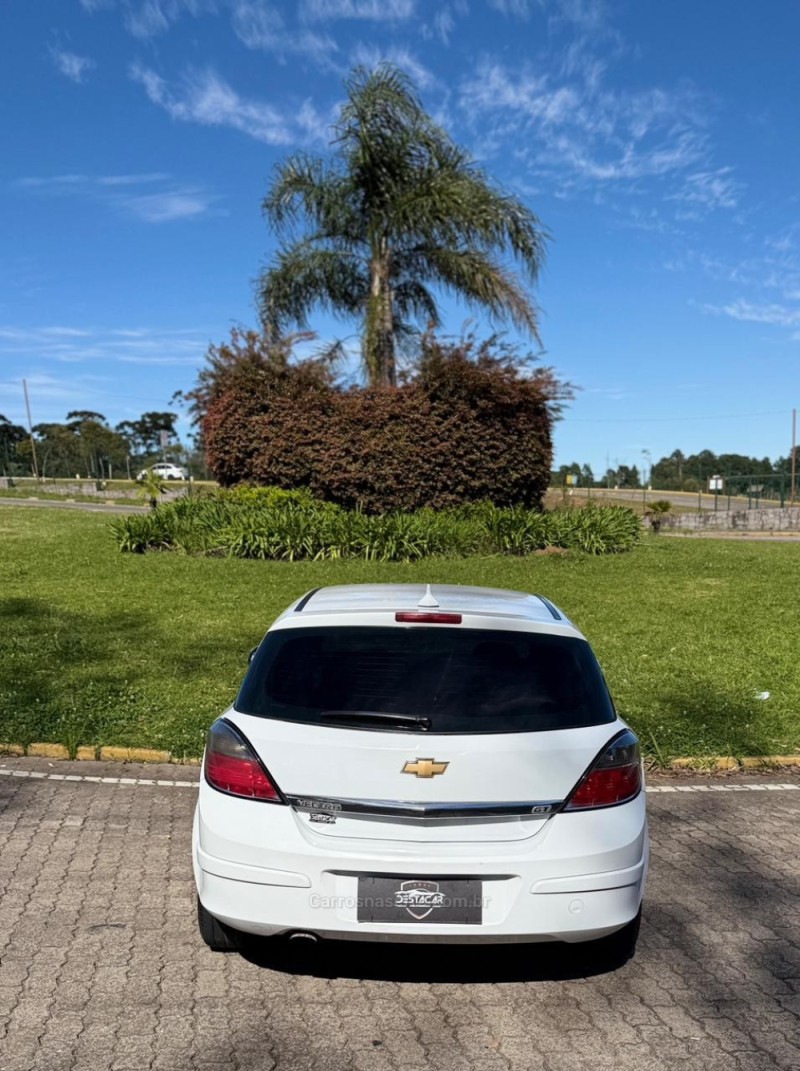 VECTRA 2.0 SFI GT-X HATCH 8V FLEX 4P MANUAL - 2011 - CAXIAS DO SUL