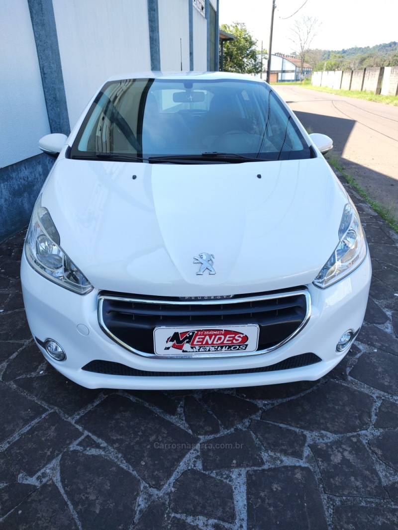 208 1.5 ACTIVE 8V FLEX 4P MANUAL - 2016 - TRêS COROAS