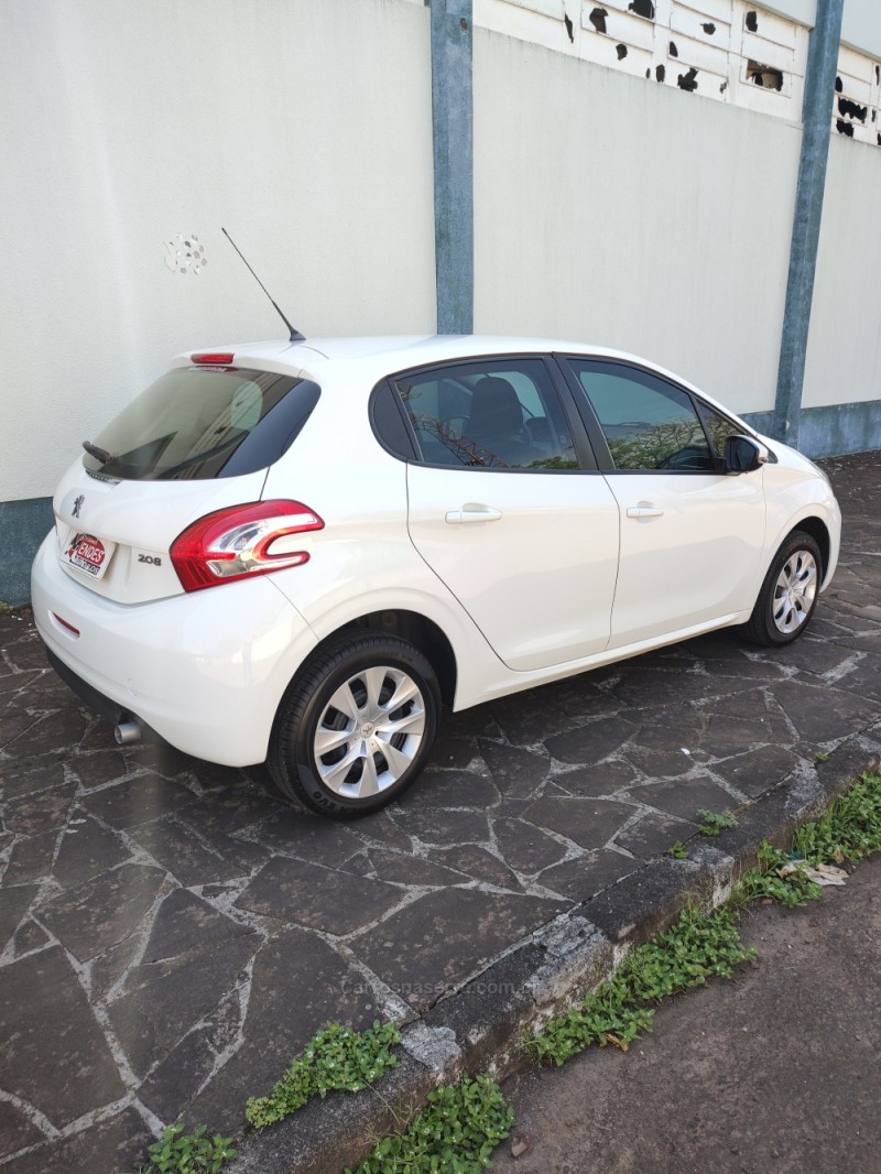 208 1.5 ACTIVE 8V FLEX 4P MANUAL - 2016 - TRêS COROAS