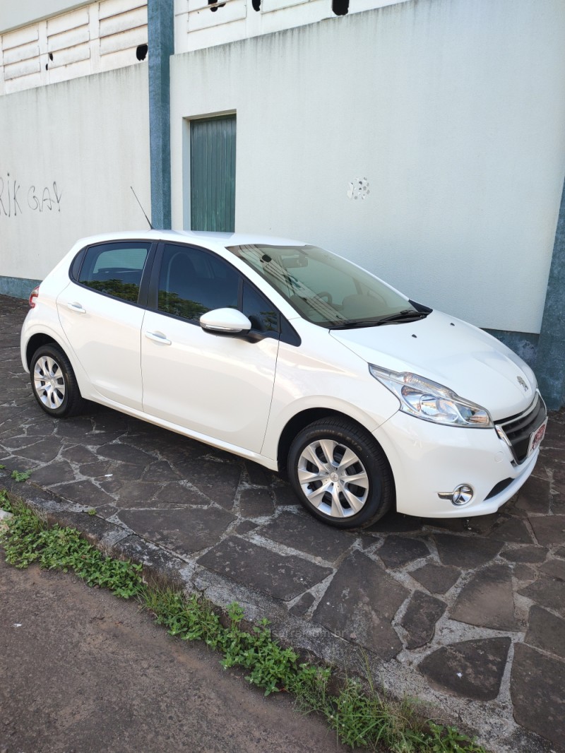 208 1.5 ACTIVE 8V FLEX 4P MANUAL - 2016 - TRêS COROAS