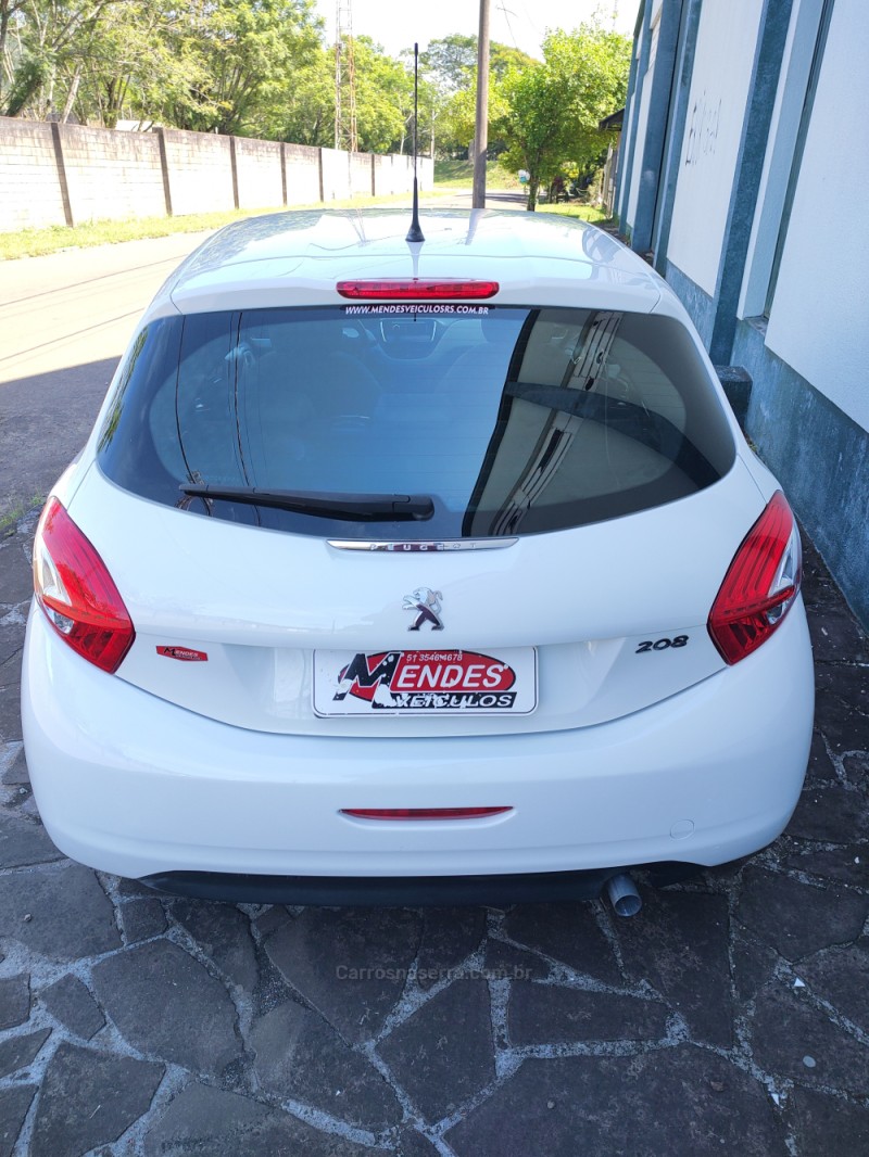 208 1.5 ACTIVE 8V FLEX 4P MANUAL - 2016 - TRêS COROAS