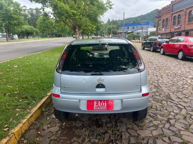 CORSA 1.4 MPFI MAXX 8V FLEX 4P MANUAL - 2012 - DOIS IRMãOS