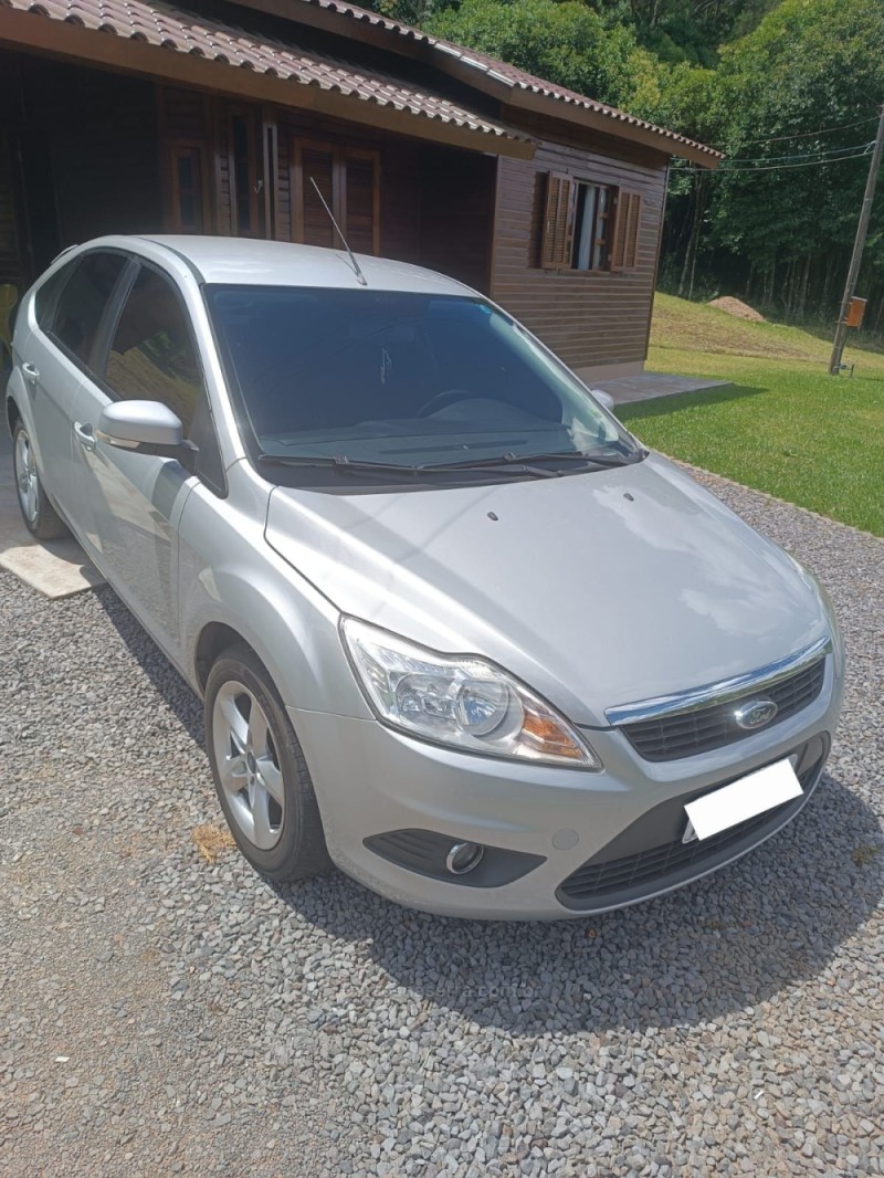 FOCUS 1.6 GLX 16V FLEX 4P MANUAL - 2013 - FARROUPILHA