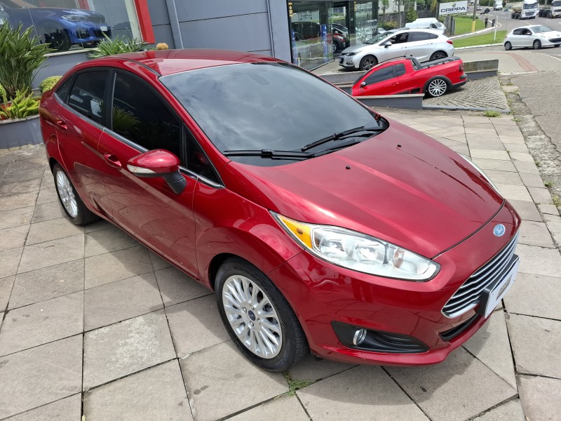 FIESTA 1.6 TITANIUM SEDAN 16V FLEX 4P AUTO - 2015 - FARROUPILHA