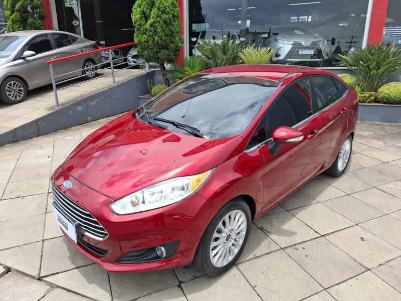 FIESTA 1.6 TITANIUM SEDAN 16V FLEX 4P AUTO - 2015 - FARROUPILHA