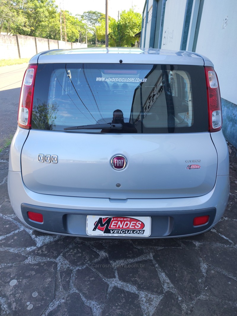 UNO 1.0 VIVACE 8V FLEX 4P MANUAL - 2014 - TRêS COROAS