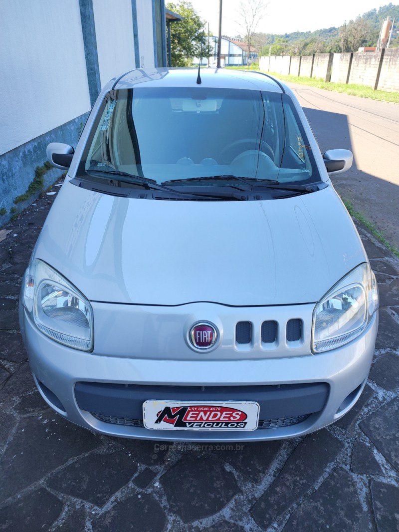 UNO 1.0 VIVACE 8V FLEX 4P MANUAL - 2014 - TRêS COROAS