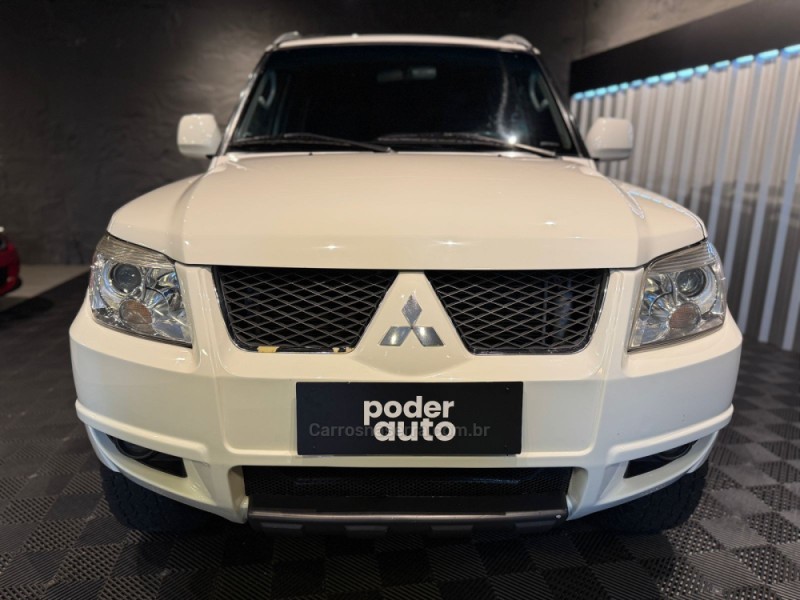 PAJERO TR4 2.0 GLS 4X4 16V FLEX 4P MANUAL - 2010 - FARROUPILHA