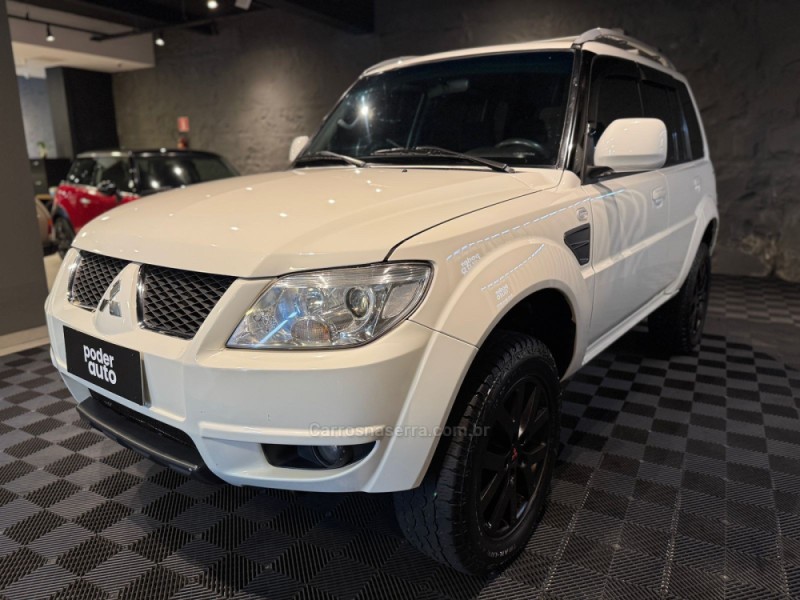 PAJERO TR4 2.0 GLS 4X4 16V FLEX 4P MANUAL - 2010 - FARROUPILHA