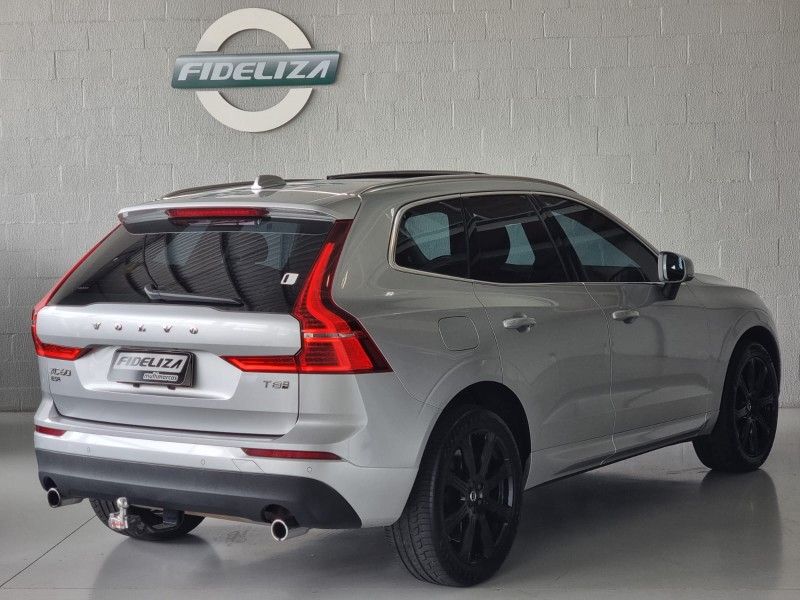 XC60 2.0 T8 MOMENTUM HYBRID GASOLINA 4P AUTOMÁTICO - 2020 - FARROUPILHA