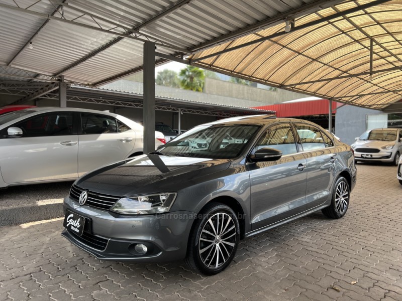 jetta 2.0 tsi highline 211cv gasolina 4p tiptronic 2014 bom principio