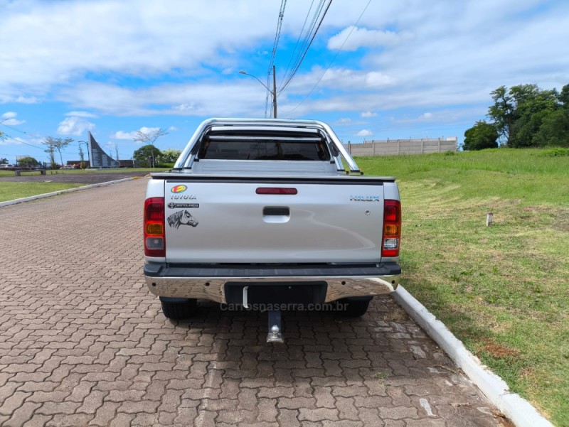 HILUX 2.5 4X4 CD 16V TURBO DIESEL 4P MANUAL - 2011 - LAJEADO