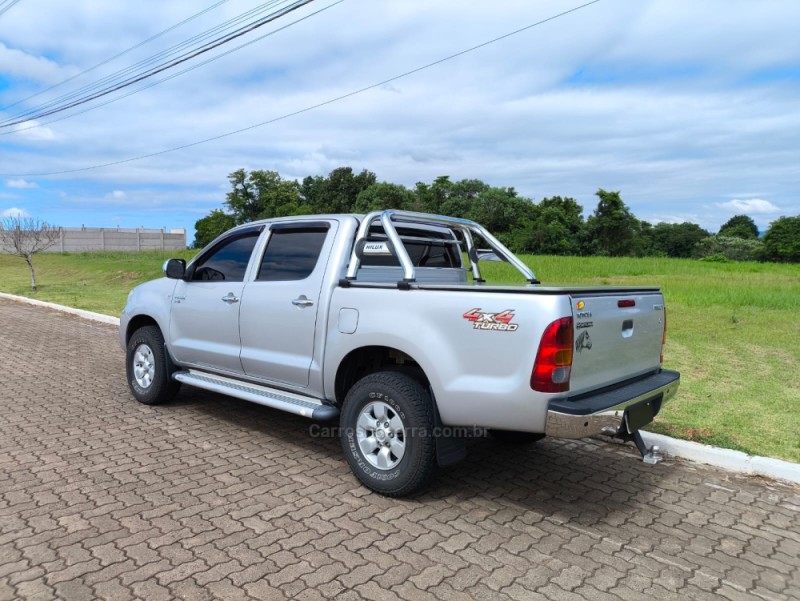 HILUX 2.5 4X4 CD 16V TURBO DIESEL 4P MANUAL - 2011 - LAJEADO