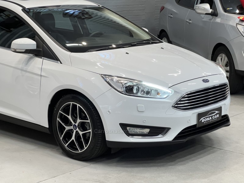 FOCUS 2.0 TITANIUM PLUS HATCH 16V FLEX 4P AUTO - 2016 - CAXIAS DO SUL