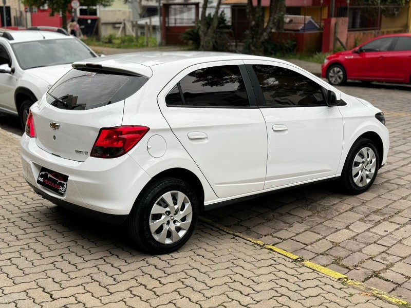 ONIX 1.4 MPFI LT 8V FLEX 4P MANUAL - 2015 - CAXIAS DO SUL