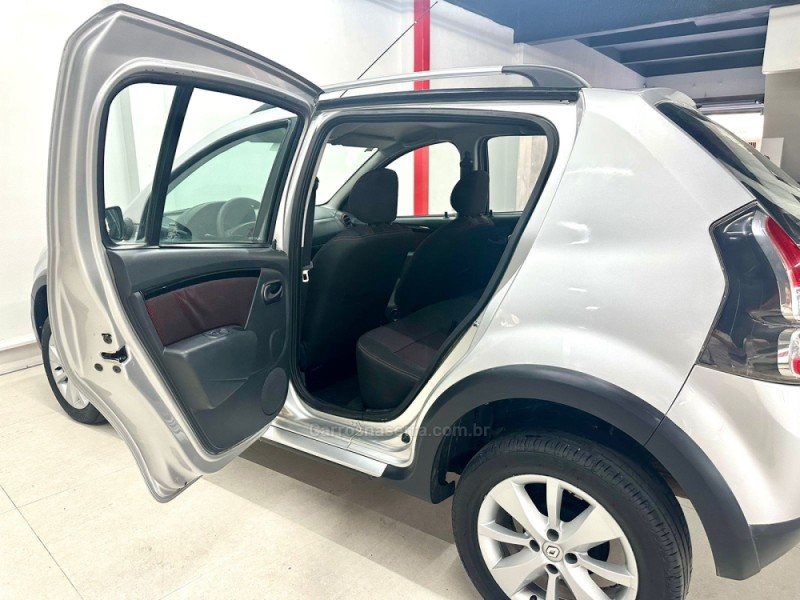 SANDERO 1.6 STEPWAY 16V FLEX 4P MANUAL - 2014 - CAXIAS DO SUL