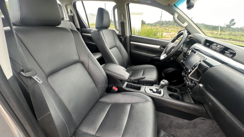 HILUX 2.8 SRX PLUS 4X4 CD TURBO DIESEL 4P AUTOMÁTICO - 2022 - LAJEADO