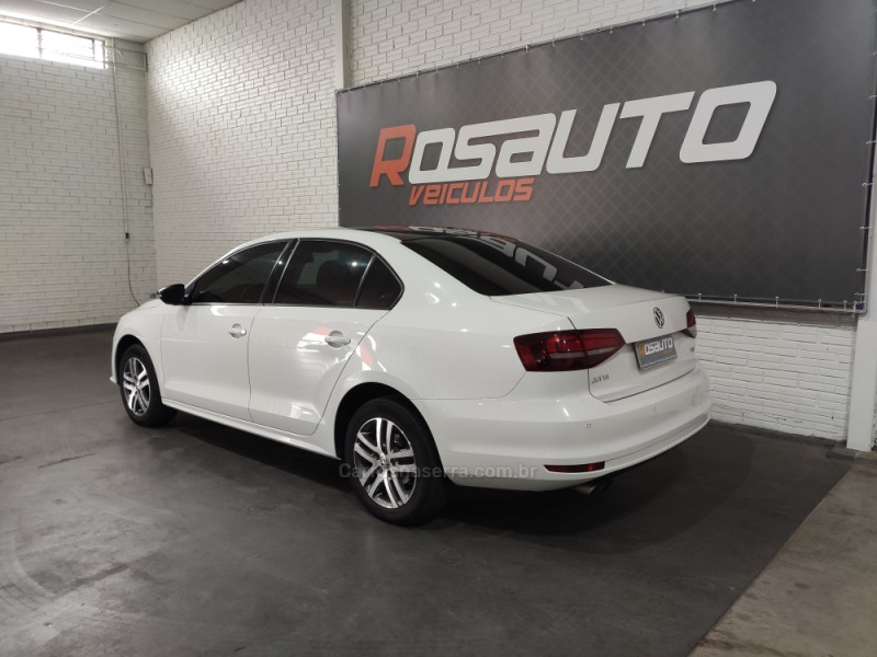 JETTA 1.4 16V TSI COMFORTLINE FLEX 4P TIPTRONIC - 2017 - VENâNCIO AIRES