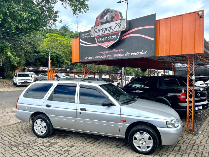 ESCORT 1.6 MPI GL SW 8V GASOLINA 4P MANUAL - 2001 - TRêS COROAS