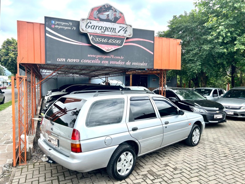 ESCORT 1.6 MPI GL SW 8V GASOLINA 4P MANUAL - 2001 - TRêS COROAS