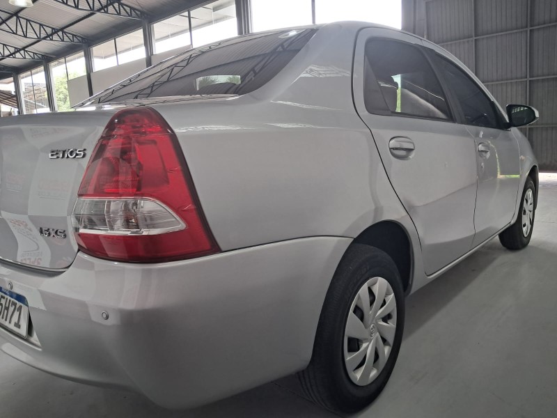 ETIOS 1.5 XS SEDAN 16V FLEX 4P AUTOMÁTICO - 2017 - SãO SEBASTIãO DO CAí