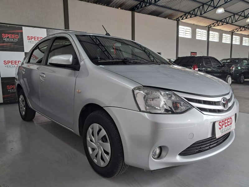 ETIOS 1.5 XS SEDAN 16V FLEX 4P AUTOMÁTICO - 2017 - SãO SEBASTIãO DO CAí