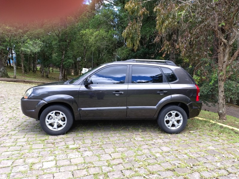 TUCSON 2.0 MPFI GLS TOP 16V 143CV 2WD FLEX 4P AUTOMÁTICO - 2011 - CAXIAS DO SUL