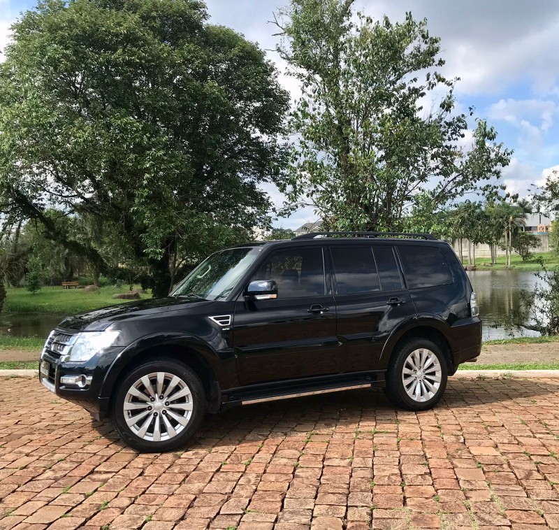 PAJERO FULL 3.2 HPE 4X4 16V TURBO INTERCOOLER DIESEL 4P AUTOMÁTICO - 2016 - LAJEADO