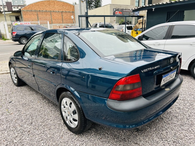 VECTRA 2.2 MPFI GLS 8V GASOLINA 4P MANUAL - 1998 - CAXIAS DO SUL