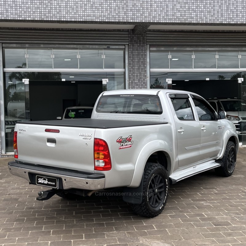 HILUX 3.0 SRV 4X4 CD 16V TURBO DIESEL 4P MANUAL - 2011 - VACARIA