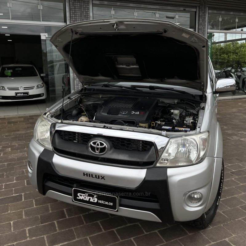 HILUX 3.0 SRV 4X4 CD 16V TURBO DIESEL 4P MANUAL - 2011 - VACARIA