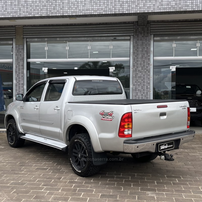 HILUX 3.0 SRV 4X4 CD 16V TURBO DIESEL 4P MANUAL - 2011 - VACARIA