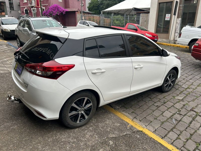 YARIS 1.5 XLS CONNECT 16V FLEX 4P AUTOMÁTICO - 2022 - GARIBALDI