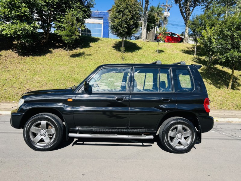 PAJERO TR4 2.0 4X4 16V 131CV GASOLINA 4P AUTOMÁTICO - 2004 - BENTO GONçALVES