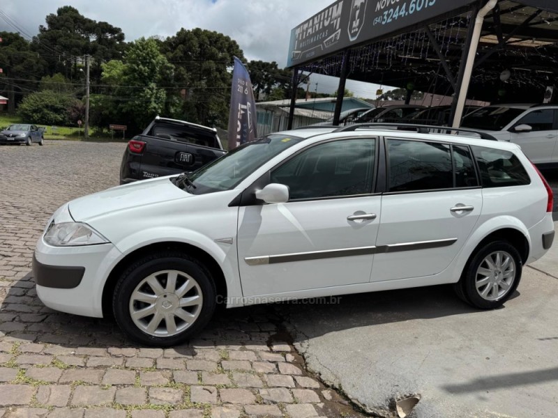 MÉGANE 2.0 DYNAMIQUE GRAND TOUR 16V GASOLINA 4P MANUAL - 2013 - SãO FRANCISCO DE PAULA