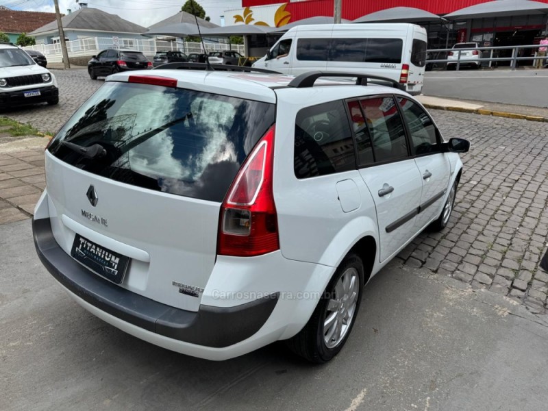 MÉGANE 2.0 DYNAMIQUE GRAND TOUR 16V GASOLINA 4P MANUAL - 2013 - SãO FRANCISCO DE PAULA