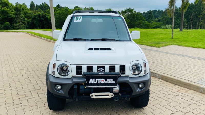 JIMNY 1.3 4SPORT 4X4 16V GASOLINA 2P MANUAL - 2017 - DOIS IRMãOS