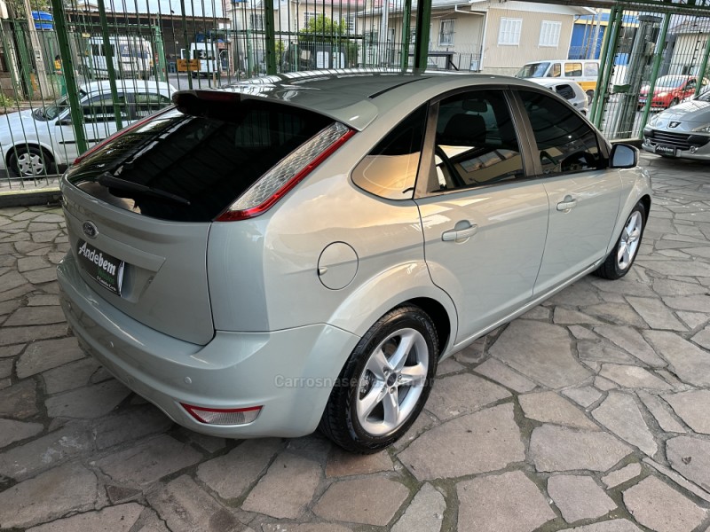 FOCUS 1.6 GLX 16V FLEX 4P MANUAL - 2011 - CAXIAS DO SUL