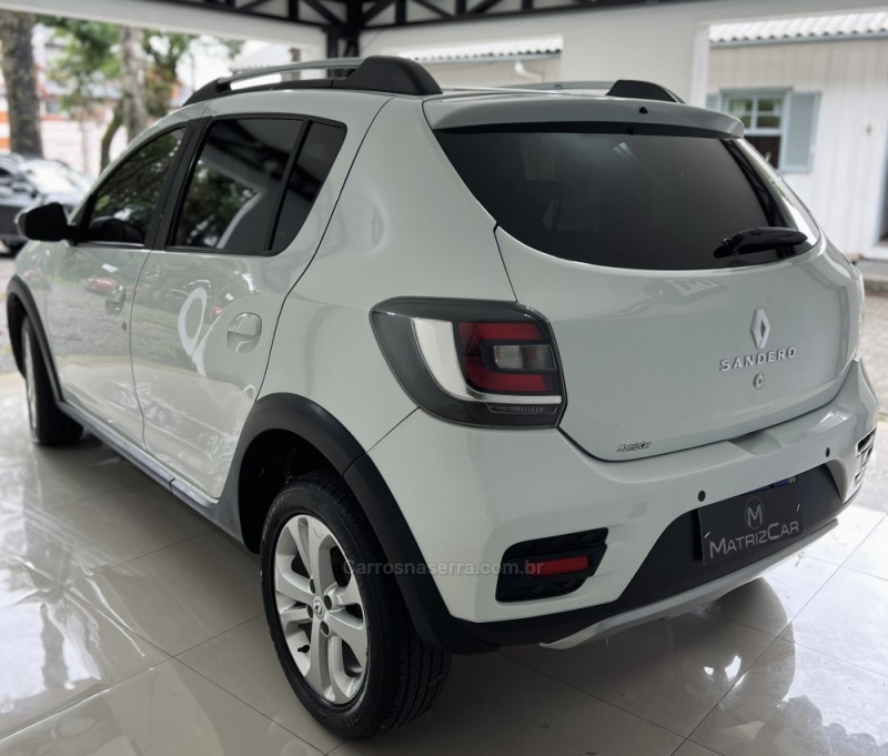 SANDERO 1.6 STEPWAY 16V FLEX 4P MANUAL - 2016 - CANELA