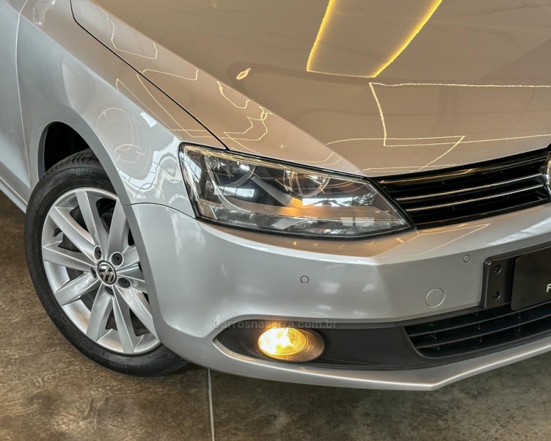 JETTA 2.0 COMFORTLINE FLEX 4P TIPTRONIC - 2014 - GARIBALDI