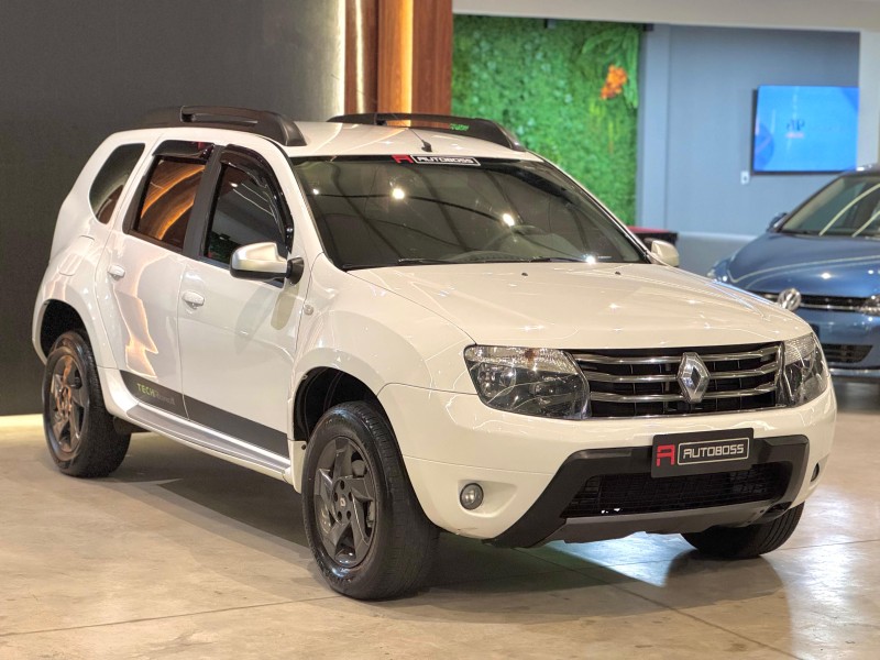 DUSTER 2.0 TECH ROAD II 4X2 16V FLEX 4P AUTOMÁTICO - 2015 - NOVO HAMBURGO