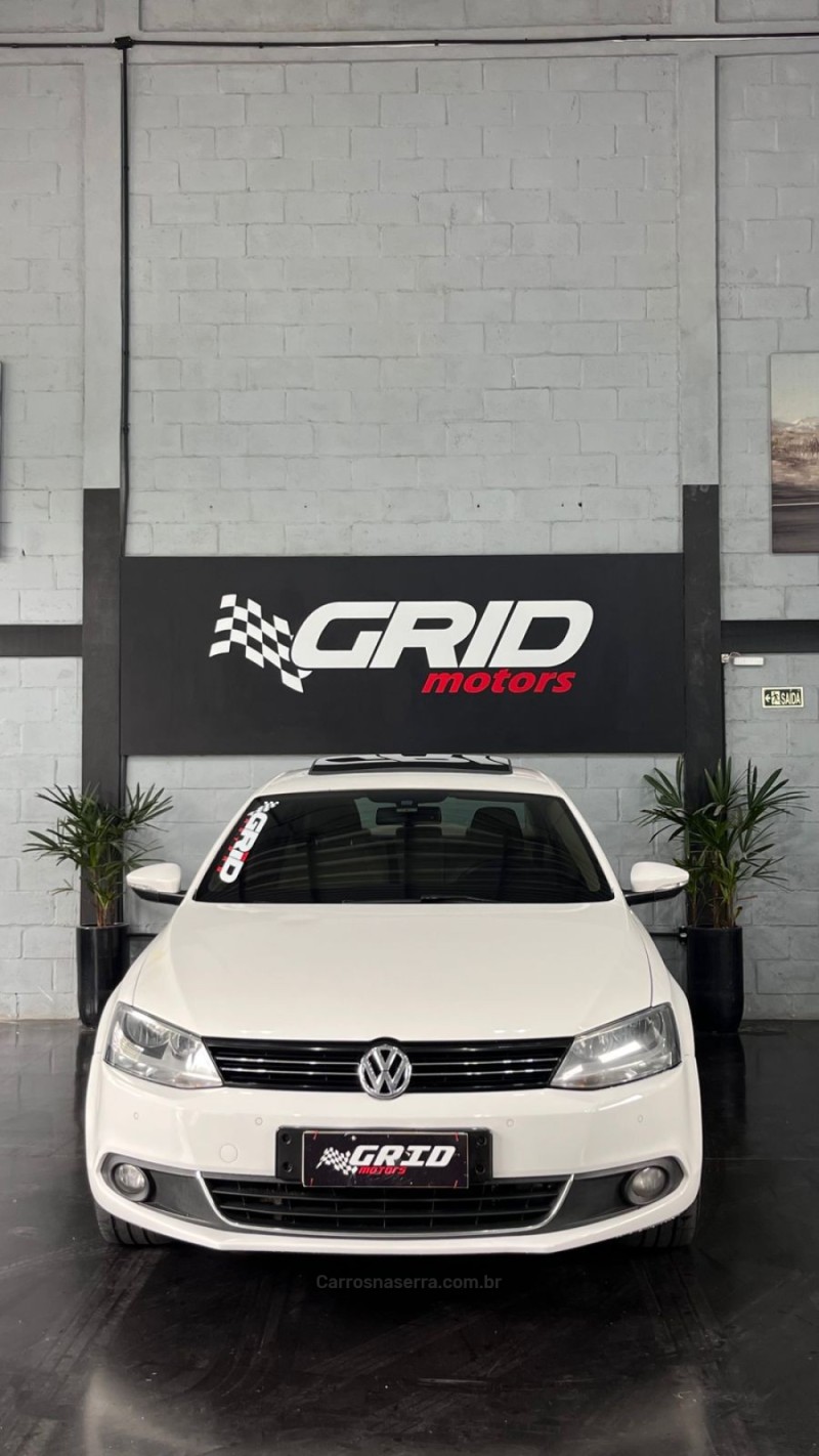 JETTA 2.0 TSI HIGHLINE 211CV GASOLINA 4P DSG - 2012 - ESTâNCIA VELHA