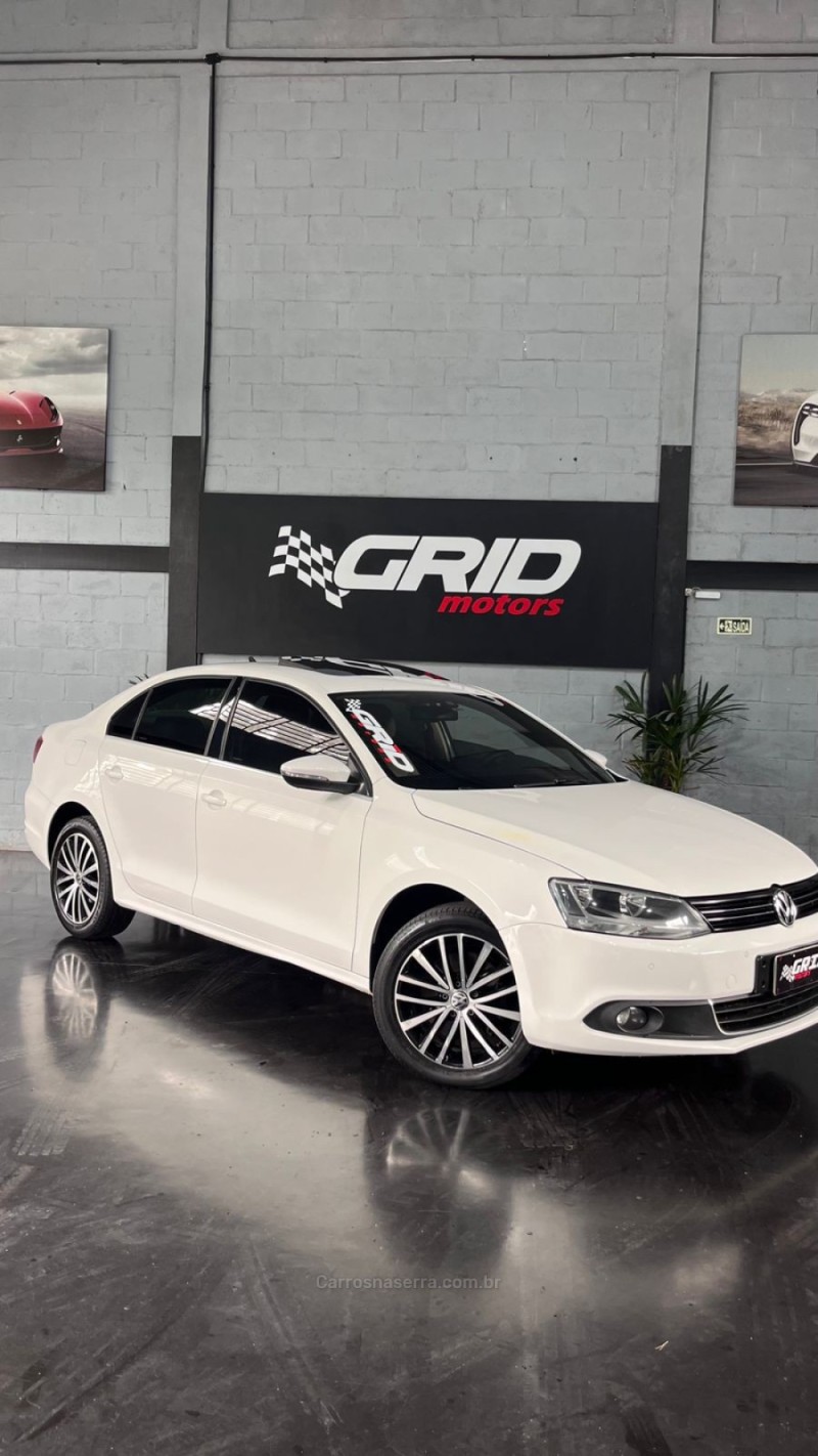 JETTA 2.0 TSI HIGHLINE 211CV GASOLINA 4P DSG - 2012 - ESTâNCIA VELHA